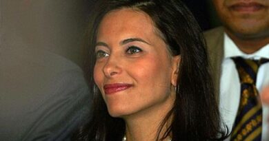 dina_habib