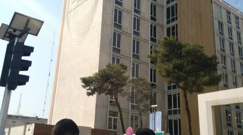 کارمندان شرکت برق
