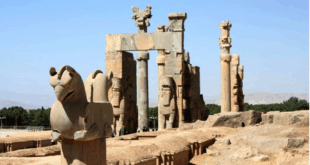  فرونشست به ۱۰ متری آرامگاه شاهان هخامنشی رسیده است