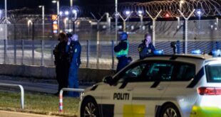 محوطه فرودگاه کپنهاگ پس از بسته شدن به علت رؤیت پهپادهای بزرگ. دوشنبه ۳۱ شهریور