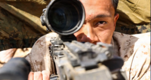 وال‌استریت ژورنال: هلیکوپترها و هواپیماهای آمریکا نبرد بازگشایی تنگه هرمز را آغاز کردند