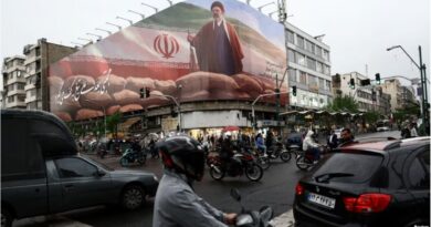 رویترز: سپاه قدرت دوران جنگ را قبضه کرده و نقش رهبری کمرنگ شده است