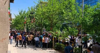 دانش‌آموزان تهرانی در اعتراض به تاثیر قطعی معدل در کنکور تجمع کردند