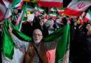 شمارش معکوس برای «امضای الکترونیکی» تفاهم‌نامه ایران و آمریکا؛ مخالفان توافق تجمع شبانه برگزار کردند