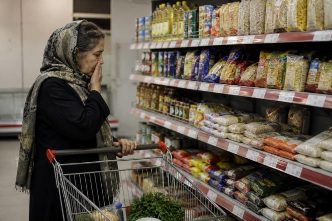 گرانی افسارگسیخته و حذف وعده‌های غذایی؛ «از هر دو ایرانی یک نفر فقیر است»